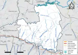 Carte en couleur présentant le réseau hydrographique de la commune