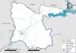 Carte en couleur présentant le réseau hydrographique de la commune