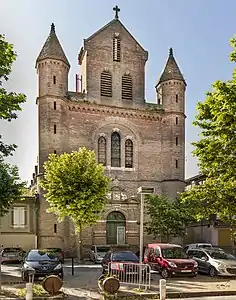 Église Saint-Pierre-des-Blancs, ou des Pénitents-blancs.