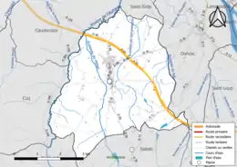 Carte en couleur présentant le réseau hydrographique de la commune