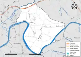 Carte en couleur présentant le réseau hydrographique de la commune