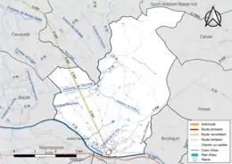 Carte en couleur présentant le réseau hydrographique de la commune