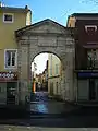 Une des anciennes portes de la ville.