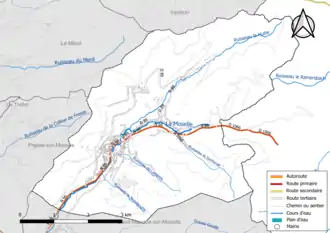 Carte en couleur présentant le réseau hydrographique de la commune