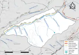 Carte en couleur présentant le réseau hydrographique de la commune