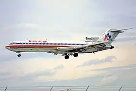 N876AA, le Boeing 727 d'American Airlines impliqué, ici en janvier 1998, 19 ans après l'incident