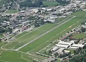 Vue aérienne de l’aérodrome depuis le mont Saint-Michel.