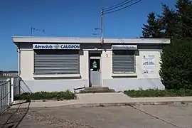 Un aéroclub.