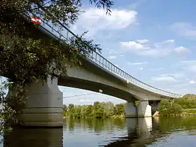 Le viaduc vu depuis la Seine.