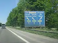 L'autoroute au niveau de l'échangeur de Tournai, intersection avec l'A8.