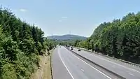 Prise de l'autoroute prise au niveau de Bettembourg, on peut apercevoir l'émetteur de Dudelange au loin.