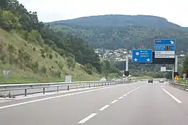 Panneaux de l'échangeur A40-A404, en provenance de Mâcon.