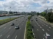 L'autoroute A4 à Charenton.