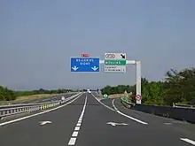 Autoroute A719 - Panneaux indiquant la sortie 14