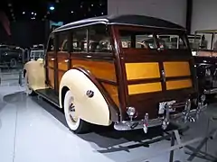 Packard Six 110 Deluxe Woody (1941)