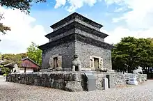 Pagode de Bunhwangsa, Gyeongju. Début VIIe siècle. Elle devait compter 9 étages, selon les textes.