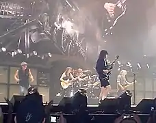 Photographie d'AC/DC en concert en 2009.