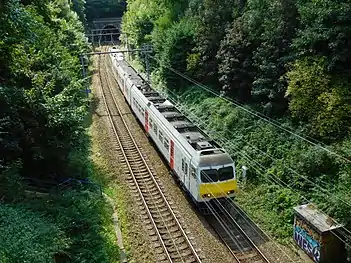 Passage d'un train en direction de Boondael.