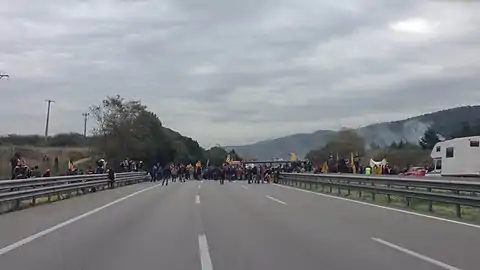 Coupure de l'autoroute AP-7 à Cardedeu organisée par les CDR du Baix Montseny.