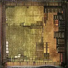 Vue du die d'un microprocesseur de carte graphique Radeon 7000.