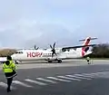 ATR 72-600 HOP! pour Orly sur le tarmac de Lorient (février 2017)