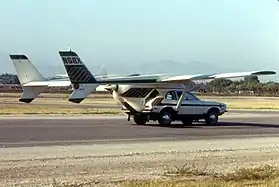 L'AVE Mizar à l'aéroport d'Oxnard en 1973