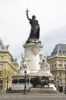 Le monument à la République.