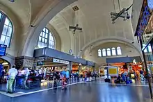 le hall de la gare