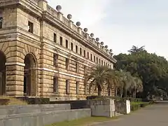 Ancien bâtiment administratif abandonné à Soukhoumi.