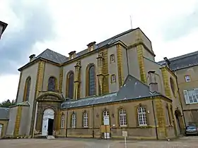 Vue extérieure de l'abbatiale