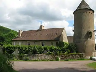L'ancienne abbaye saint-Martin-de-Cure, à Cure.