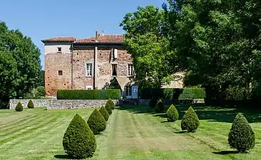 L'abbaye de Combelongue côté jardin