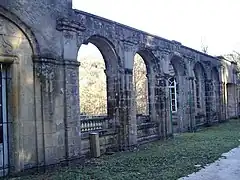 Vestiges de l'ancien cloître (1716).