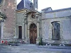 Entrée de l'ancien cloître.