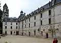Cour intérieure bâtiments conventuels, abritant aujourd'hui le Musée Fernand Desmoulin et des salles d'exposition.