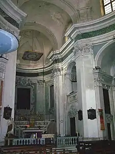 Intérieur de l'église.