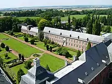 2004 : vue aérienne de l'ancienne abbaye de Bonne-Espérance.