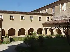 Le cloître de l'abbaye.