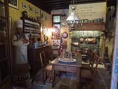 Cuisine historique de sa grand-mère, Marie Bocuse, à l'abbaye de Collonges.