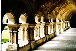 Cloître de l'abbaye de Fontenay