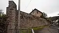 Vestiges des remparts de la 2e abbaye