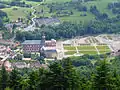 Vue aérienne des jardins et de l'abbaye