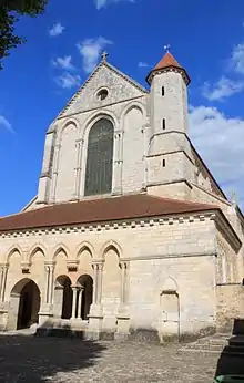 Photo d'un bâtiment religieux en pierre