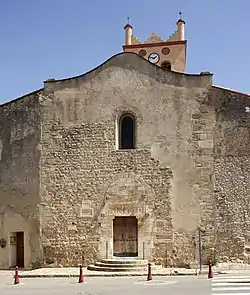 Façade à portail unique, abbaye de Saint-Génis-des-Fontaines