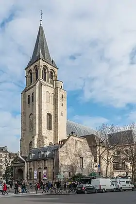 Photographie en couleur de l'extérieur d'une église parisienne.