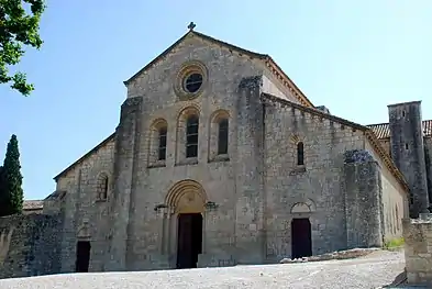 Un des triplets de l'abbaye cistercienne de Silvacane.