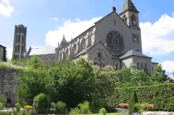 La cathédrale et l'abbaye de la Règle depuis les jardins