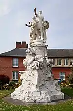 Monument à l'amiral Amédée Courbet