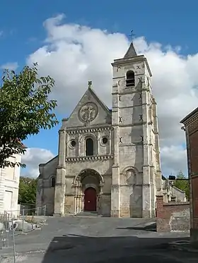 La façade de l'abbatiale