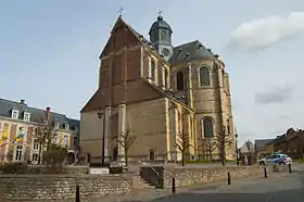 L'église abbatiale (sans façade).